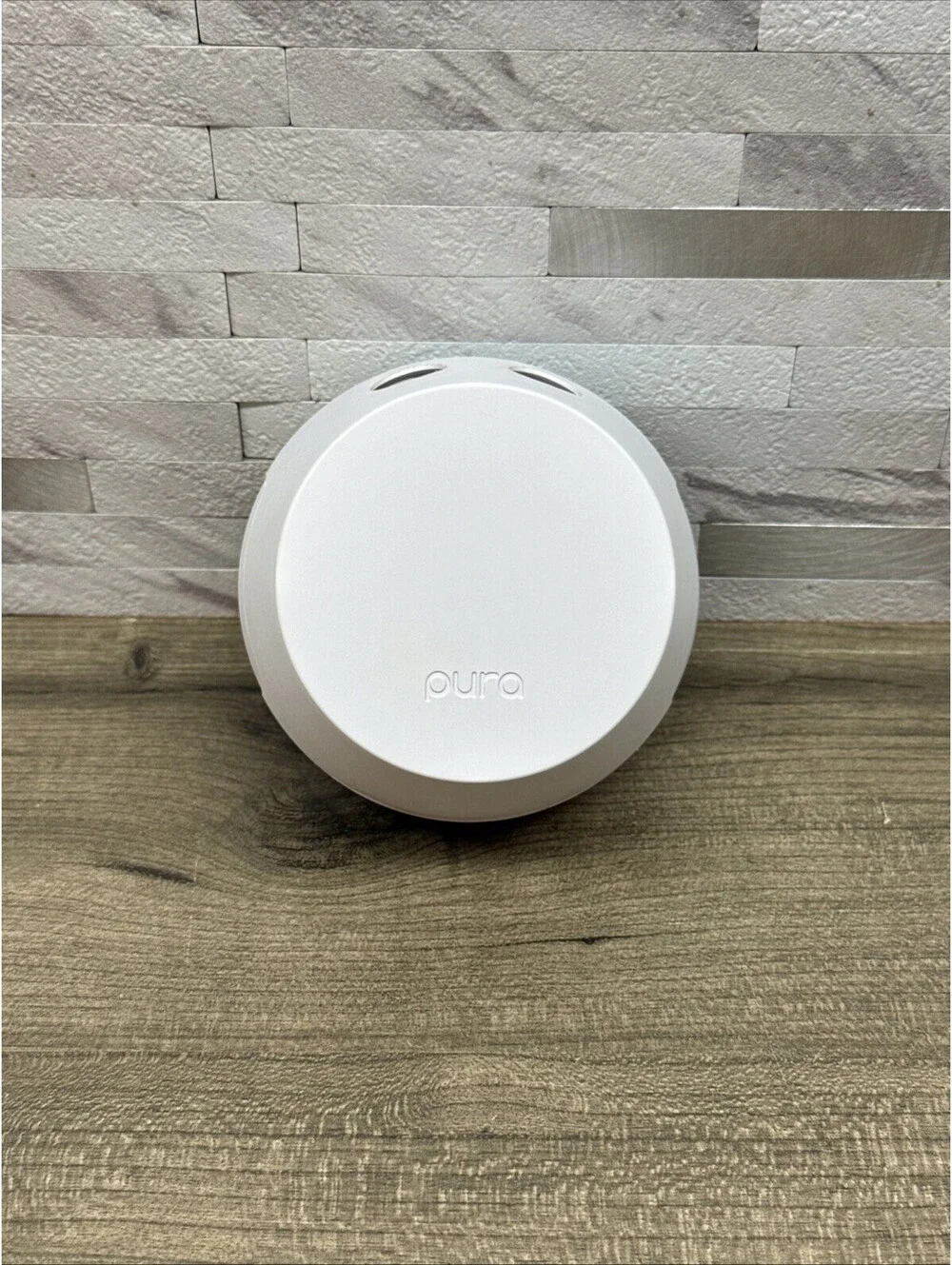 PURA 4 ~ Electric Wall Plug-In Diffuser ~ 810-00016 ~ Matte White Made In 2025